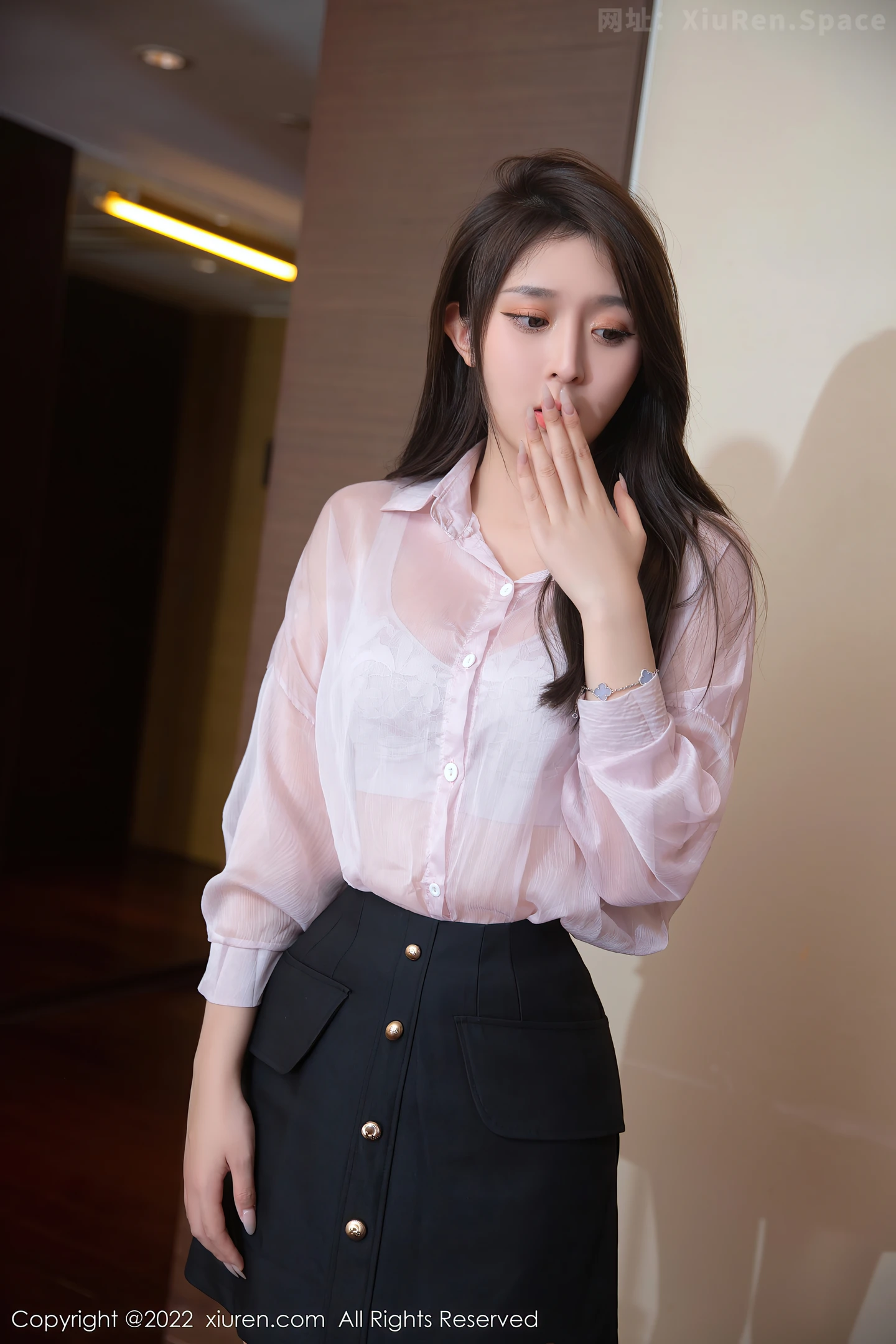 图片[6]-[XiuRen秀人网] VOL.5741 模特夏甜甜秘书角色轻透浅色上衣配黑短裙露蕾丝内衣诱惑写真80P-秀人网官方网站